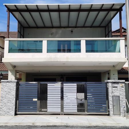 Bbt Double Storey Balcony Bukit Tinggi Home Klang Dış mekan fotoğraf